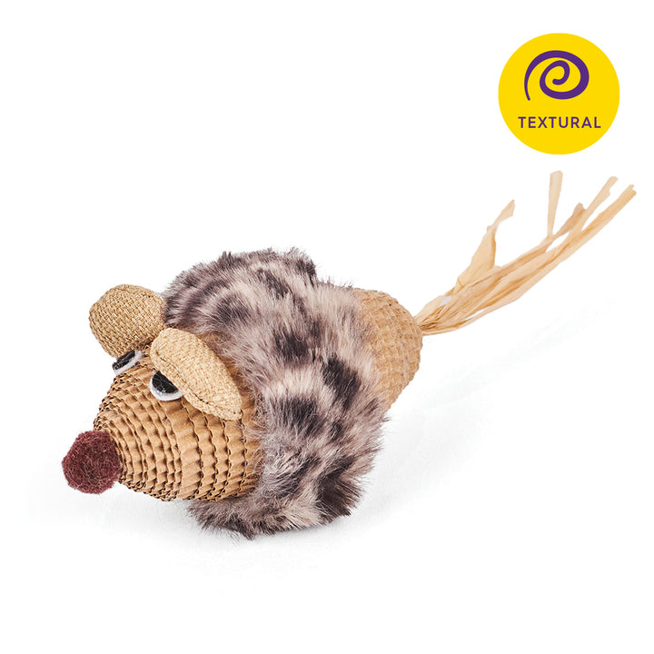 Sneaky Mouse with cardboard and straw